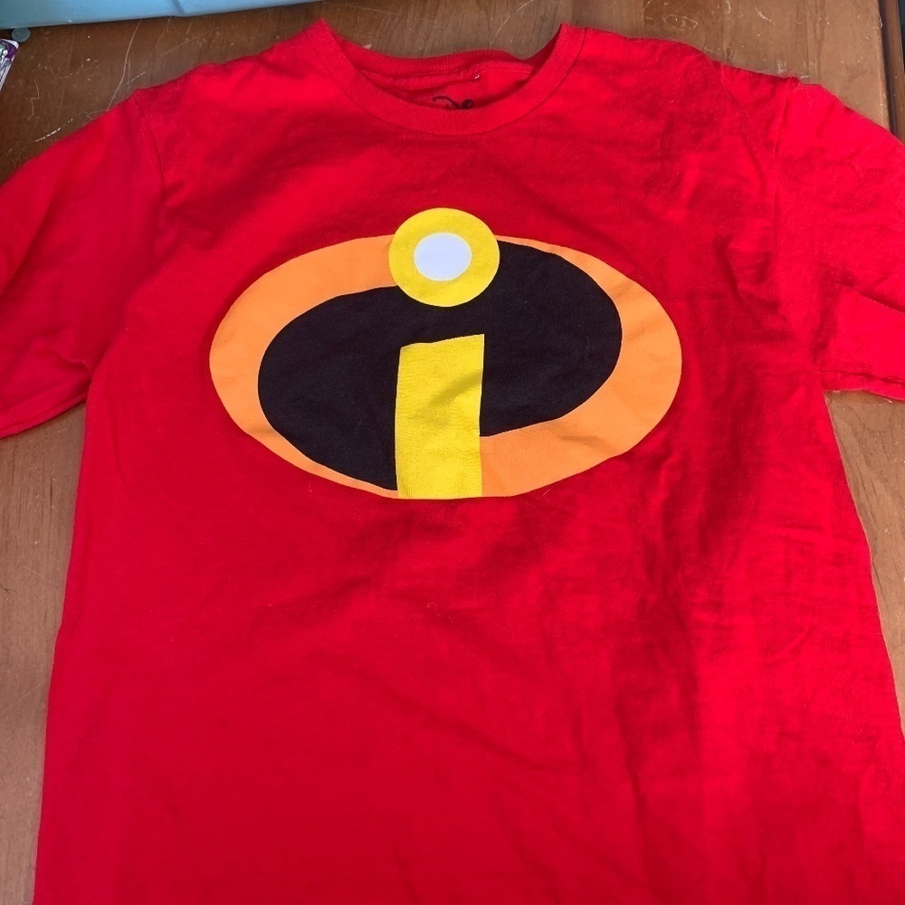 Disney Incredibles Shirt Size Small